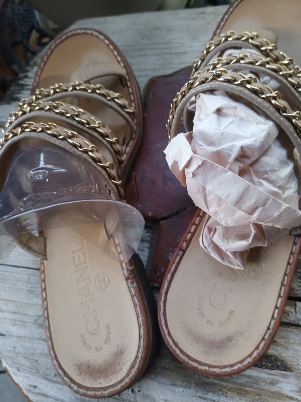Vintage Beige Chain-Trim Slide Sandals - Women - Picture 6 of 7